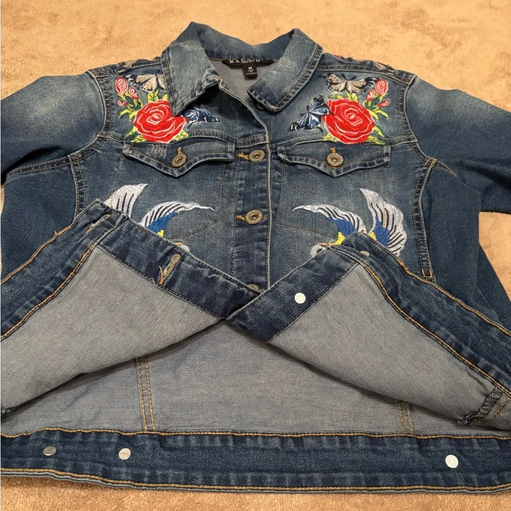 Baccini gorgeous embroidered denim jacket size M - Picture 9 of 9